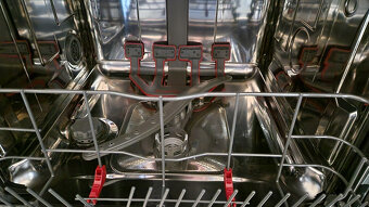 Predám vstavanú umývačku riadu Whirlpool WIO3T223PF - 3