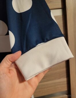 Nádherné bodkované šaty veľkosť M - 3