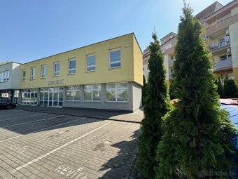 - predaj prízemného komerčného priestoru - 3