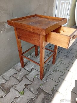 Starý drevený stolík - 3