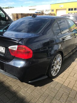 Bmw e90 318d 2008 - 3