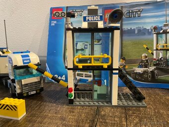 LEGO City 7743 – Police Command Center - 3
