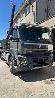 Hákový nosič kontajnerov Volvo FMX 6x4 - 3