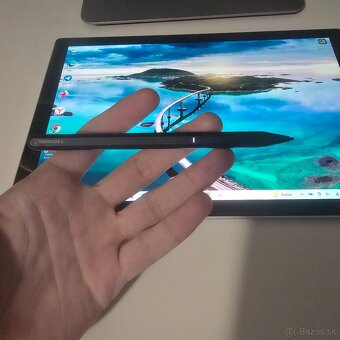 Microsoft Surface Pro (tablet 2 v 1 – i5-7300U, 8 GB RAM, 25 - 3