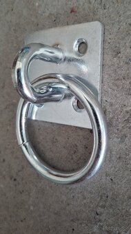 Na zavesenie kvetin a veci - 3