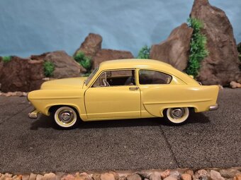 Prodám model 1:18 Kaiser Henry J. 1951 - 3