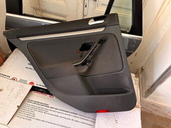VW GOLF MK6 5K1 Kombi Zadné dvere ľavé 1K9833311B 2010 - 3