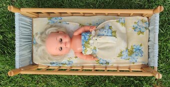 retro postielka s bábikou - 3