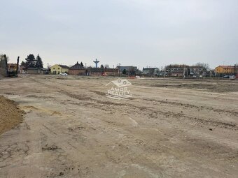 PRENÁJOM, pozemok 25 000 m2 na komerčné účely, blízko centra - 3