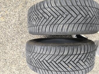 Predám 2 celoročné pneumatiky r.2022 zn.Hankook - 3