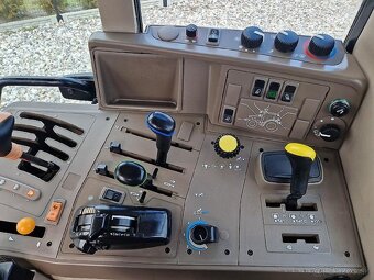 Predám John Deere traktor 62304wd-70 kW-1050 mth - 3