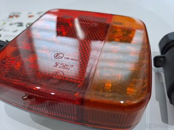 Sada zadných bezdrôtových LED svetiel na magnet - 3