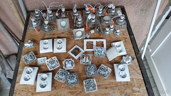Rozvádzač, ističe, vypínače, zásuvky, bodové svetla ledkove - 3