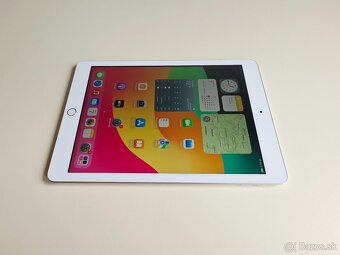 Apple iPad 9.7 Wi-Fi 32GB Silver MR7F2LL/A 6Generácia - 3