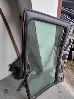 E39 kufor okno - 3