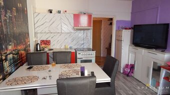 SPEKTRUM REALITY- Na PREDAJ garsónka, 23 m2 s loggiou, okres - 3