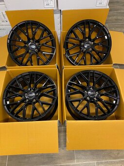 5x112 R18 MAM RS4 Black - 3
