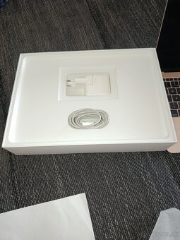 Apple MacBook - 3