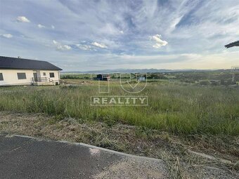 Pozemok na predaj, všetky inžinierske siete priamo na... - 3