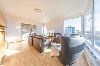 3-izbový byt s terasou, lodžiou, krásnym výhľadom a parkovan - 3