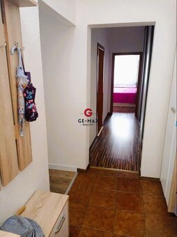 Na predaj priestranný 3-izbový byt – Sídlisko III - 3