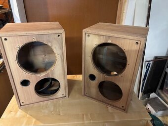 Predam reproduktorove bedne TVM a zosilnovac Dynavox - 3