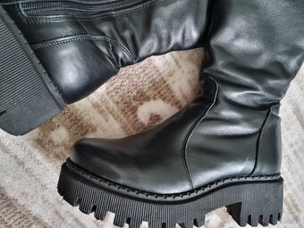 Kožené čižmy nad koleno Versabe - 3