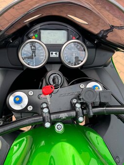 Kawasaki ZZR 1400 - 3