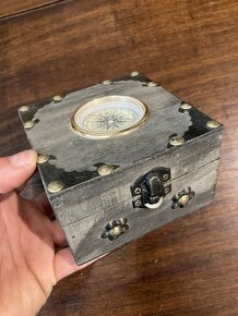 Drevená krabička s kompasom 11x11x6,5cm - 3