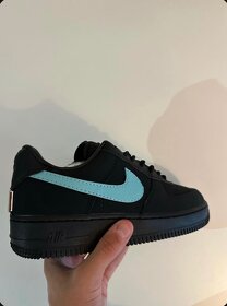 Tiffany & Co. x Air Force 1 Low - 3