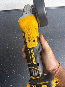 Dewalt akú uhlová bruska - 3