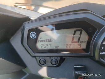 Yamaha XJ6 - 3