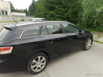 Toyota Avensis 2.0d automat - 3