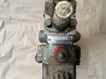 predám vstrekovacie čerpadlo ZETOR 8011 - 3
