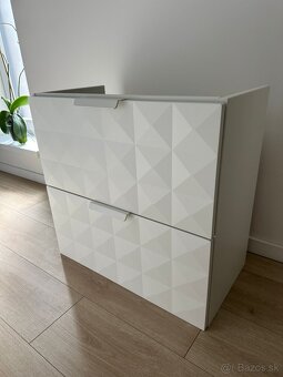 Ikea skrinka ks/40€ - 3