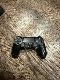 Playstation 4 - 3