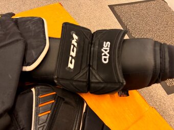 BRANKÁŘSKÁ VESTA CCM AXIS  , vel. Sr-XL TG - 3