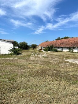 NA PREDAJ: Murované hospodárske budovy v areáli družstva – N - 3