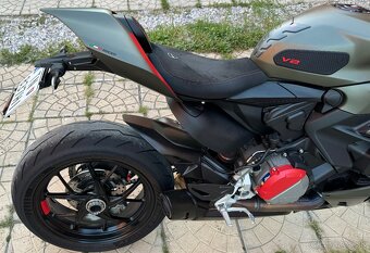 Ducati Streetfighter V2 2023 (153 koní 112 kW) - 3