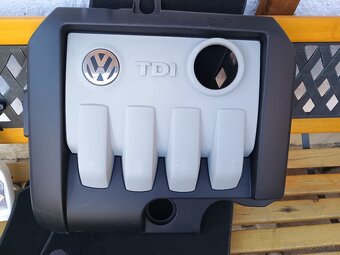 Predám kryt na motor Passat B6 - 3