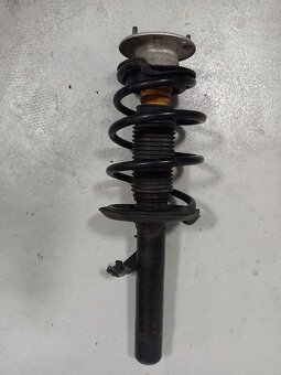 Predný tlmič so strunou na BMW X3 E83 - 3