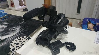 Predám profesionálnu kameru Panasonic 3CCD + RØDE mikrofón - 3