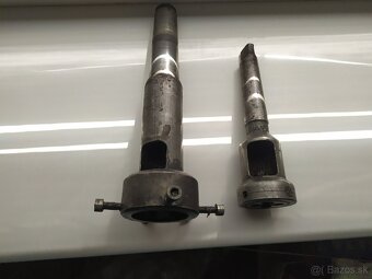 Držiaky na závitníky a závitové očká, - 3