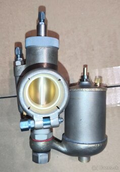 Predám bronzový karburátor Amac 15MDY - objímkový - 3