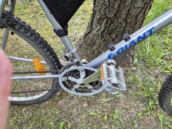 Predám bicykel Giant - 3