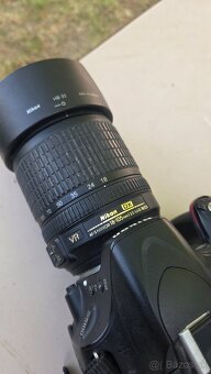 Nikon D5100 plus nabijacka plne funkčny - 3
