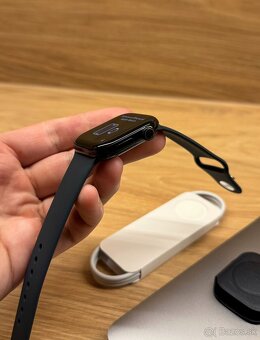REZERVOVANE Apple Watch 10 42mm Jet Black - neaktivované - 3