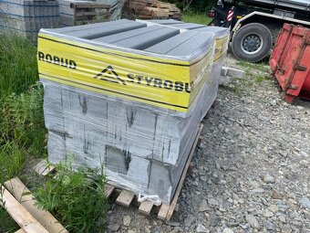 predám cestný nájazdový obrubník 15x30x100 - 3