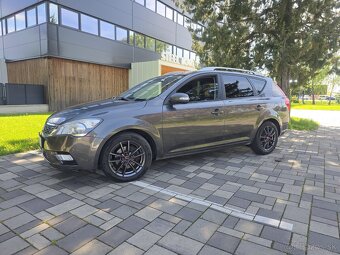 Kia ceed SW 1,6 CRDI - 3