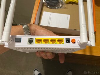 📶 Výkonný WiFi router UPLINK GP542R – 4x LAN, 2.4 + 5 GHz - 3
